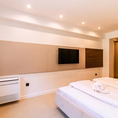 Luxury Terrazza Sette 3* ספליט